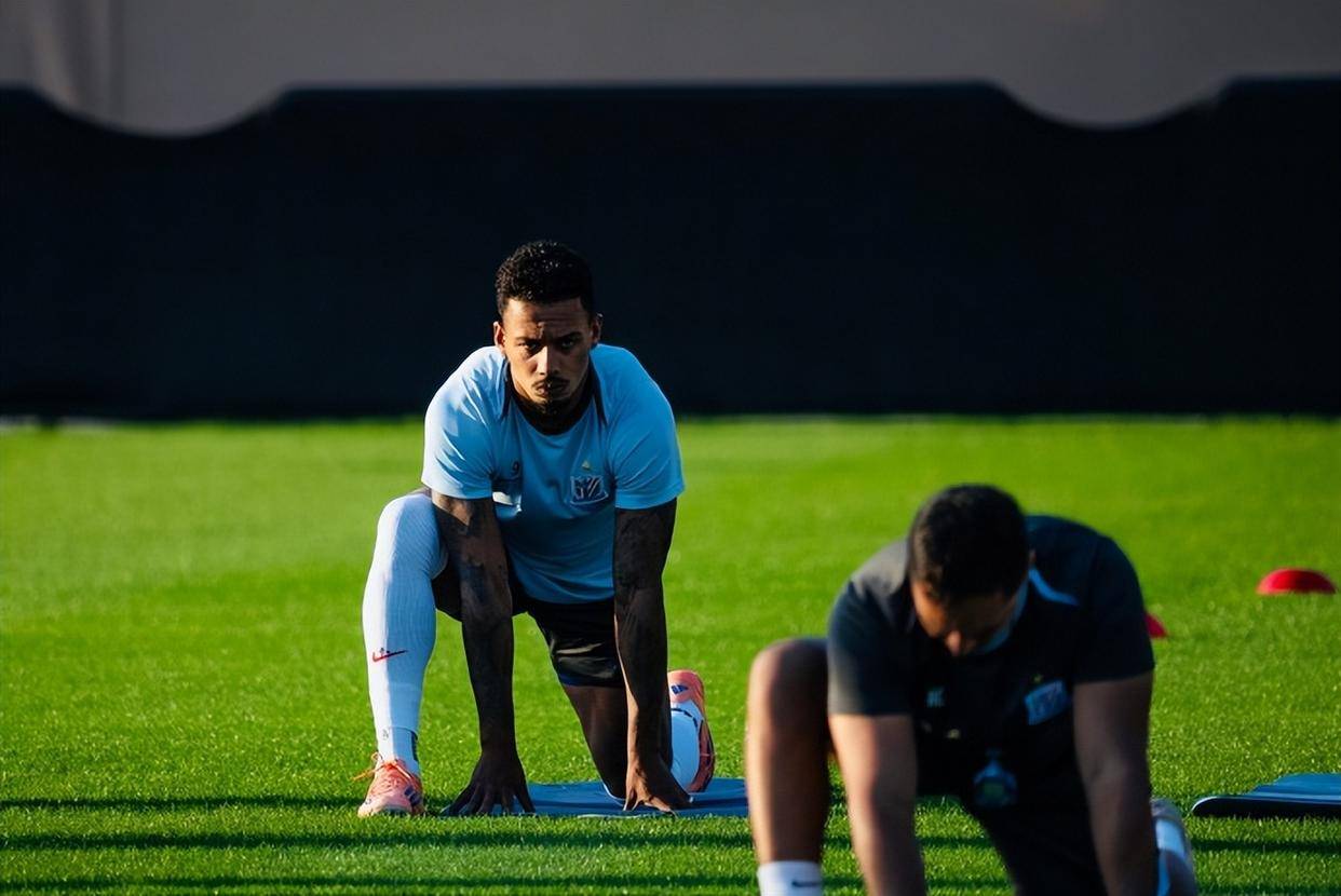 爱游戏-包含欧超杯加时末段走向成谜;上海申花强势反弹;媒体盛赞;训练强度明显提升的词条