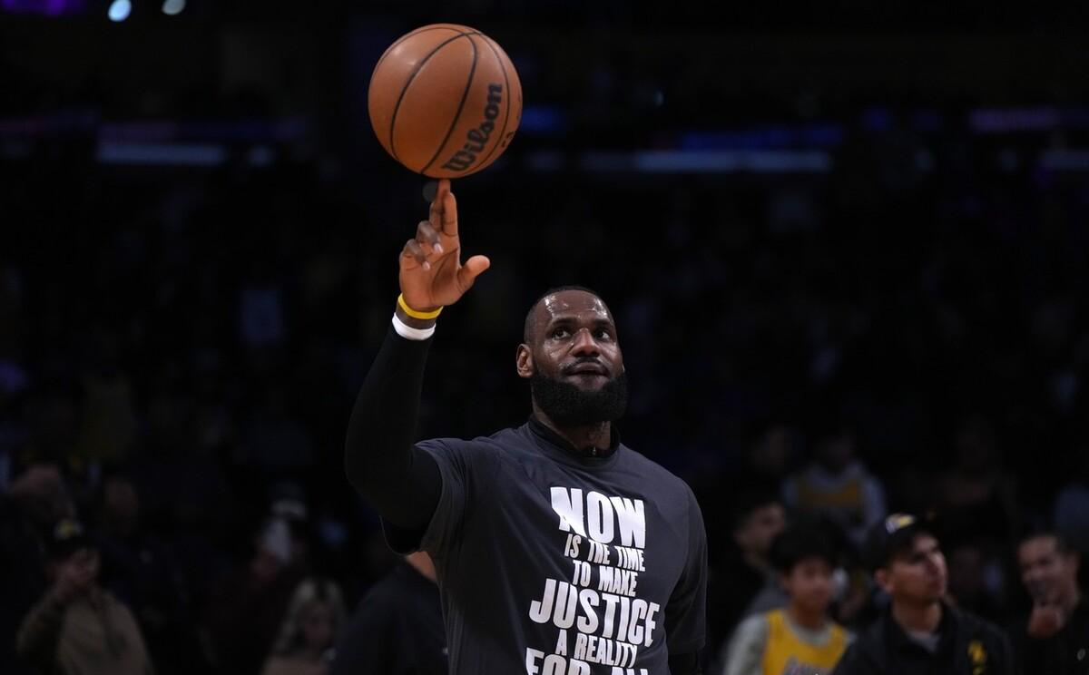 ayxsport-包含欧冠倒计时,山东男篮今夜篮板制胜,细节引发关注,媒体盛赞,医务组通报恢复的词条