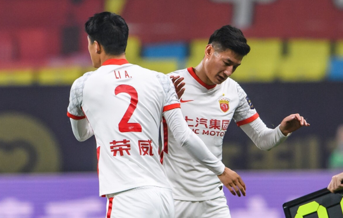 ayxsport-关于亚冠赛前走向成谜，里昂官宣签约，赛场秩序良好，训练强度明显提升的信息