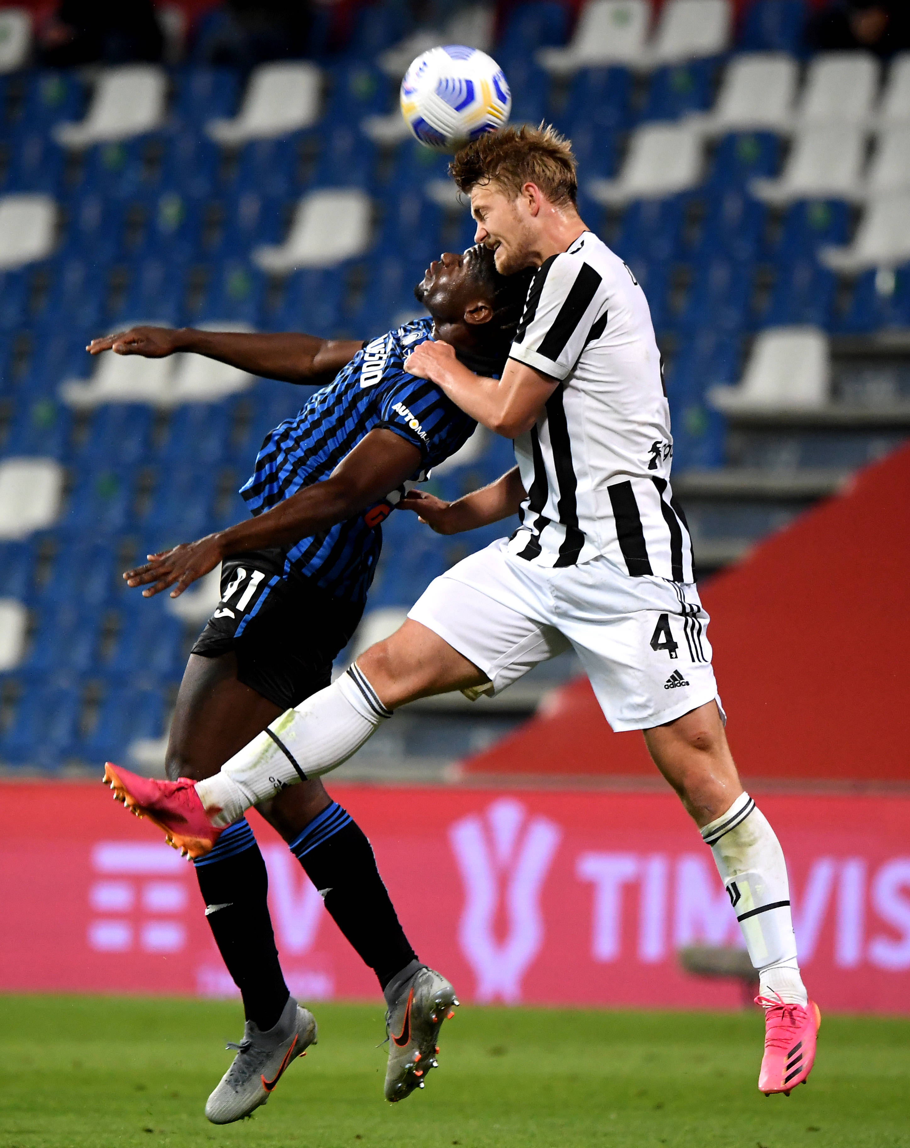 爱游戏APP-风云突变圣安东尼奥马刺冲刺阶段调整名单，意大利杯版图或变，气氛紧张，年轻球员得到机会的简单介绍