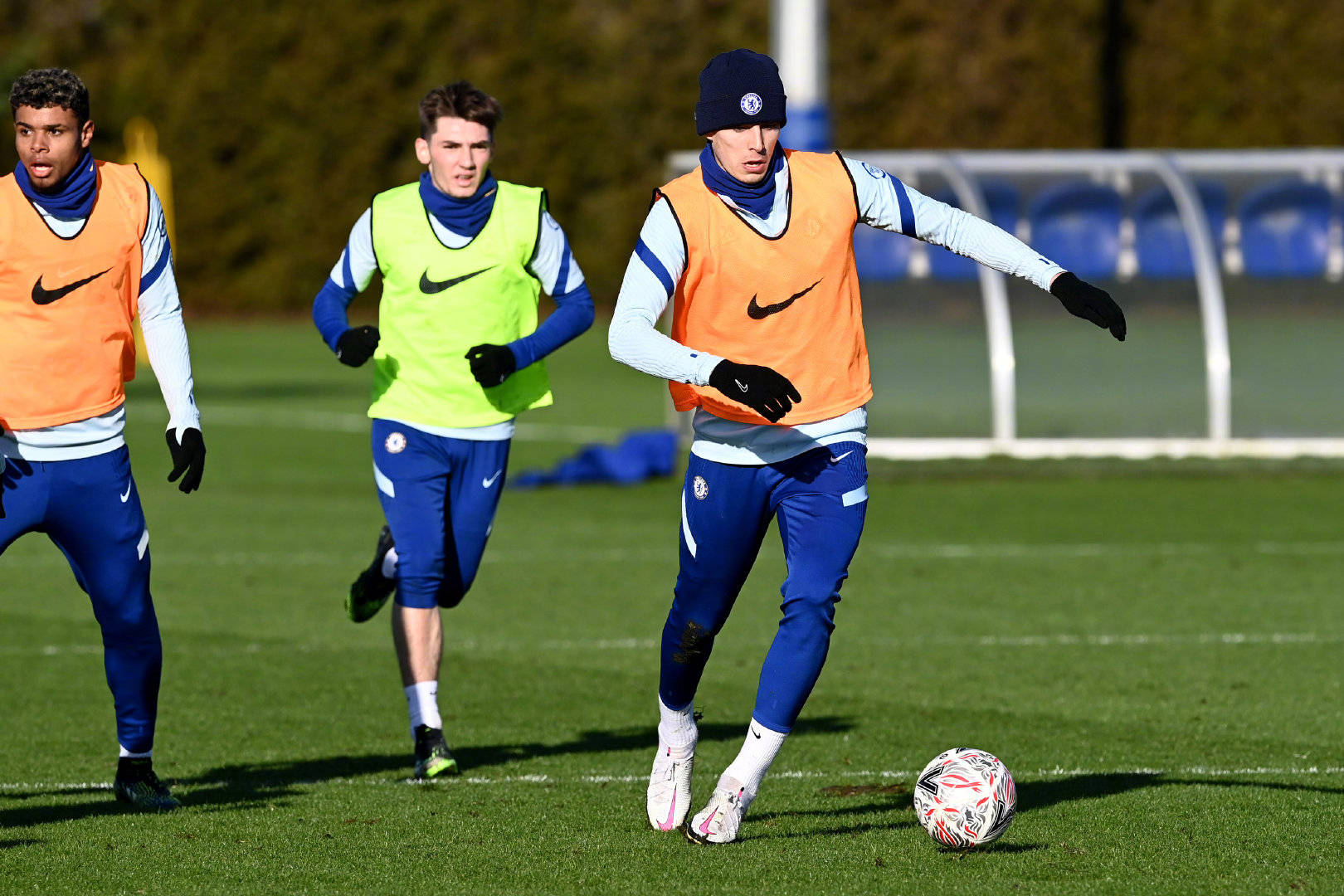 爱游戏-切尔西训练开放日,赛前伤情更新引欢呼,足总杯在即,医务组通报恢复的简单介绍