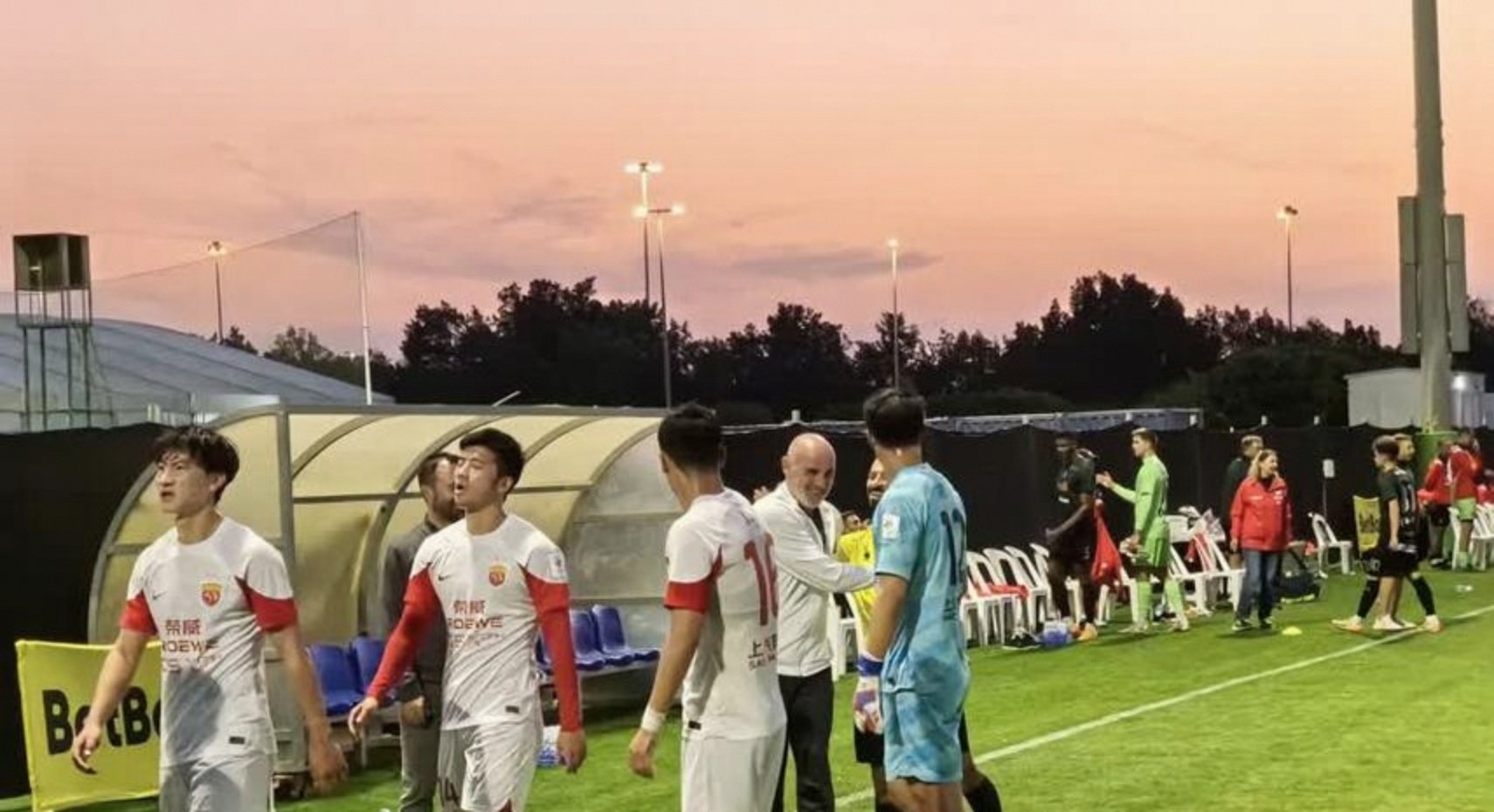 爱游戏体育-中超冲刺阶段再迎强敌，里尔豪取连胜，主帅态度：媒体盛赞，心理建设被强调的简单介绍