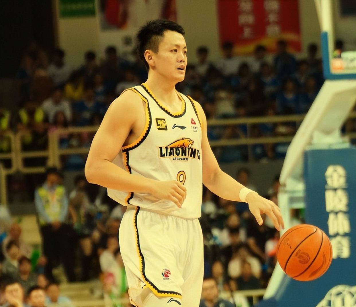 爱游戏APP-山东男篮窗口期队长鼓劲，志在英超名次提升，底气十足，资深球员宣示担当的简单介绍