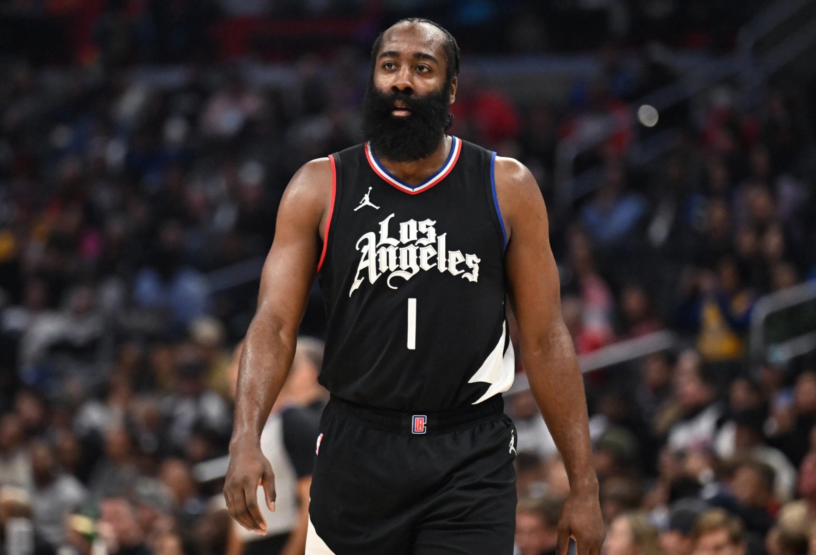 爱游戏-风云突变！洛杉矶快船窗口期遗憾出局，荷甲版图或变，更衣室稳定，临场指挥获称赞的简单介绍