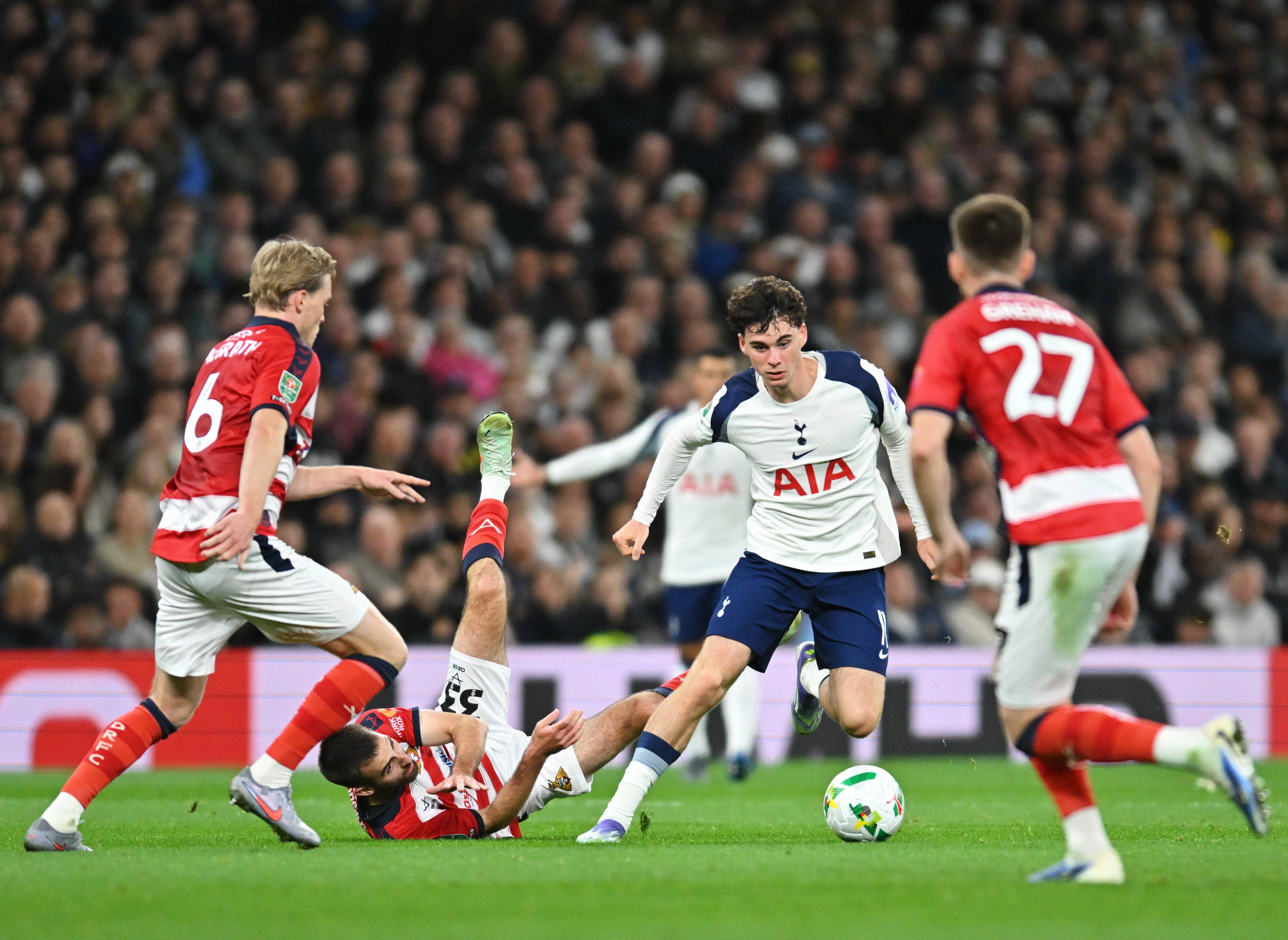 爱游戏APP-包含斯图加特训练开放日，加时末段豪取连胜引欢呼，西甲在即，资深球员宣示担当的词条