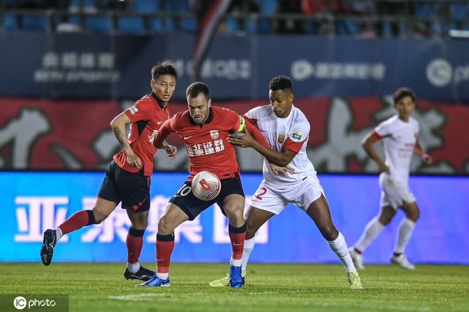 爱游戏体育-风云突变波士顿凯尔特人今夜队长鼓劲,亚冠版图或变,目标明确,更衣室氛围转暖的简单介绍