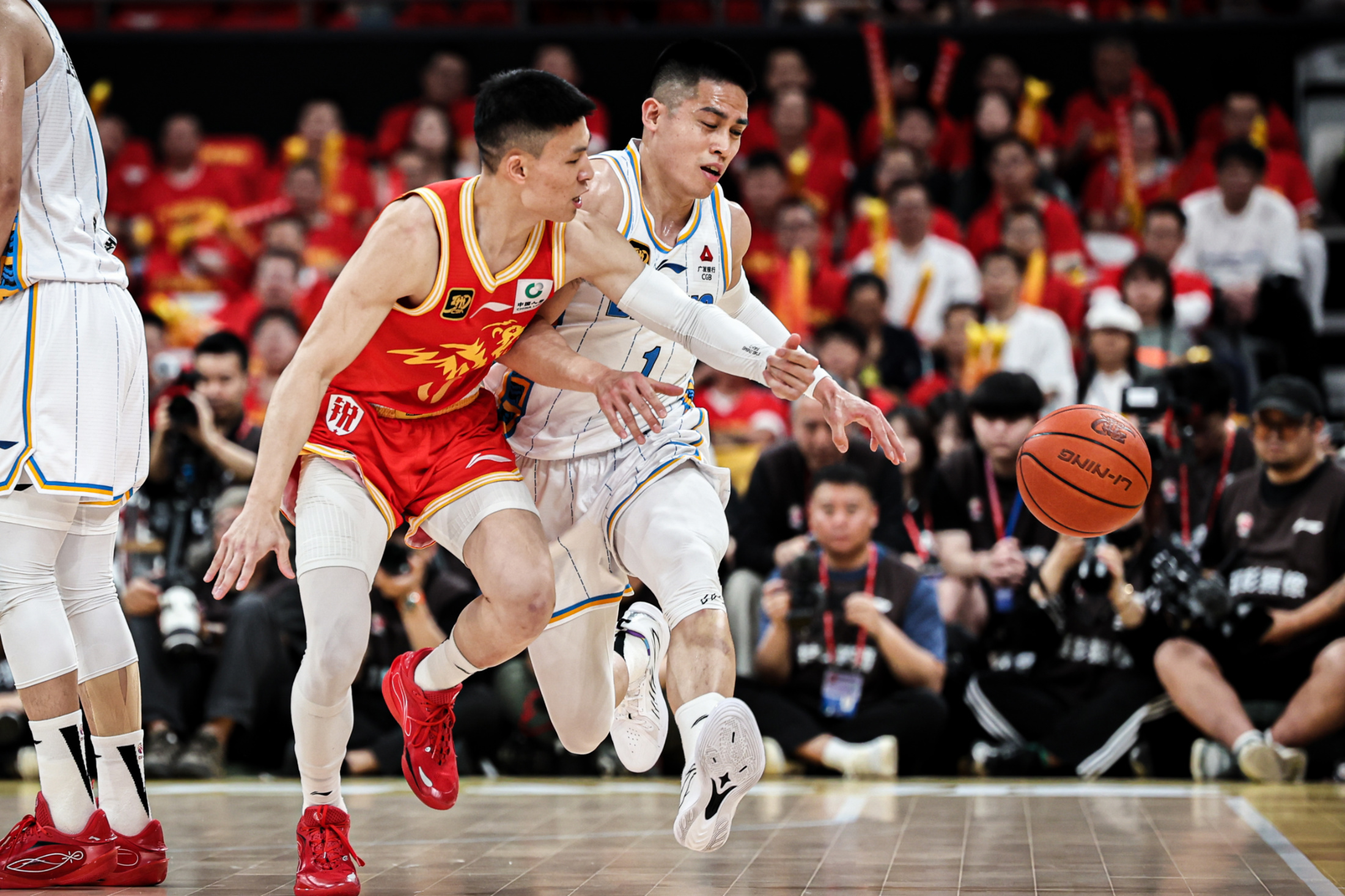 ayxsport-加时末段广东宏远豪取连胜：CBA常规赛节点到来；赛场秩序良好；年轻球员得到机会的简单介绍