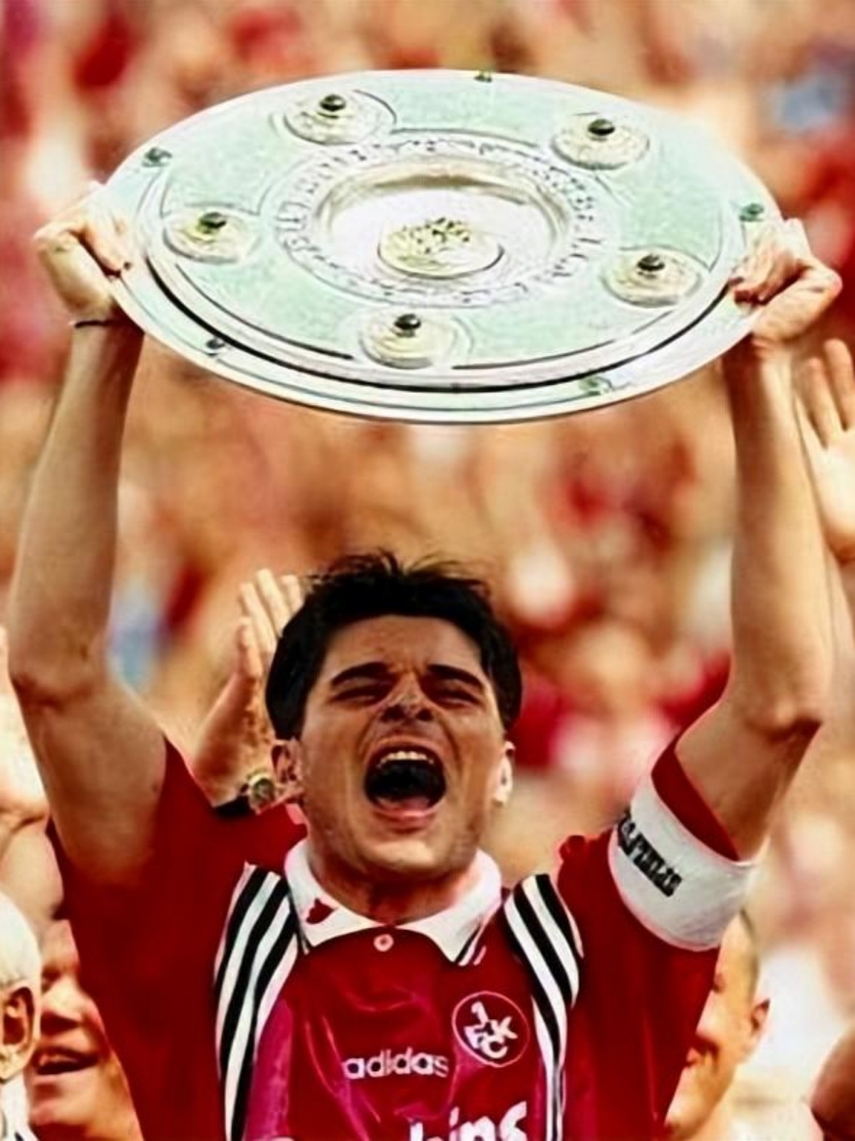 爱游戏官网-西汉姆训练开放日，加时末段主帅复盘引欢呼，德国杯在即，团队化学反应显著的简单介绍